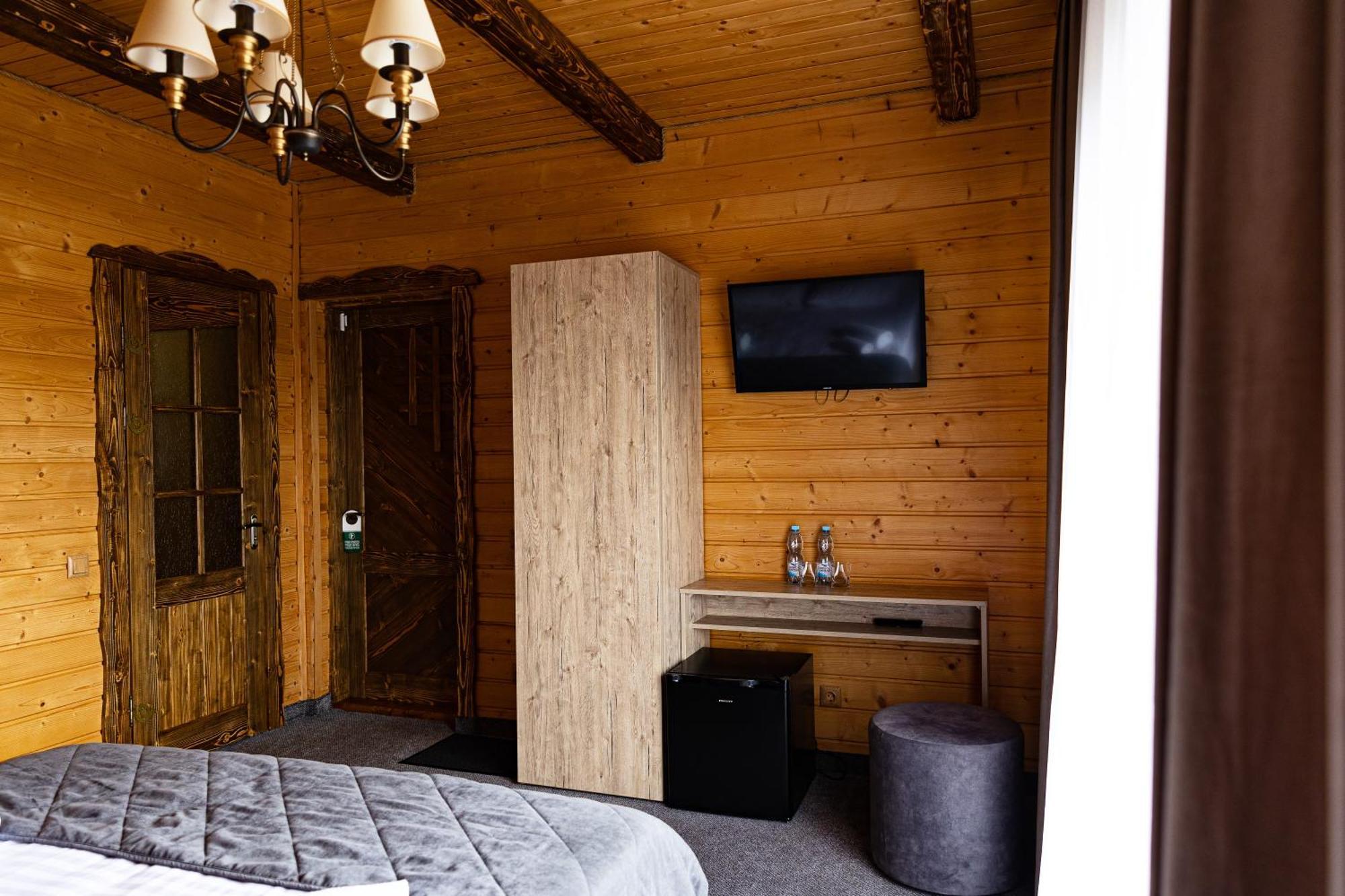Svoi Hotel Palyanytsya Εξωτερικό φωτογραφία