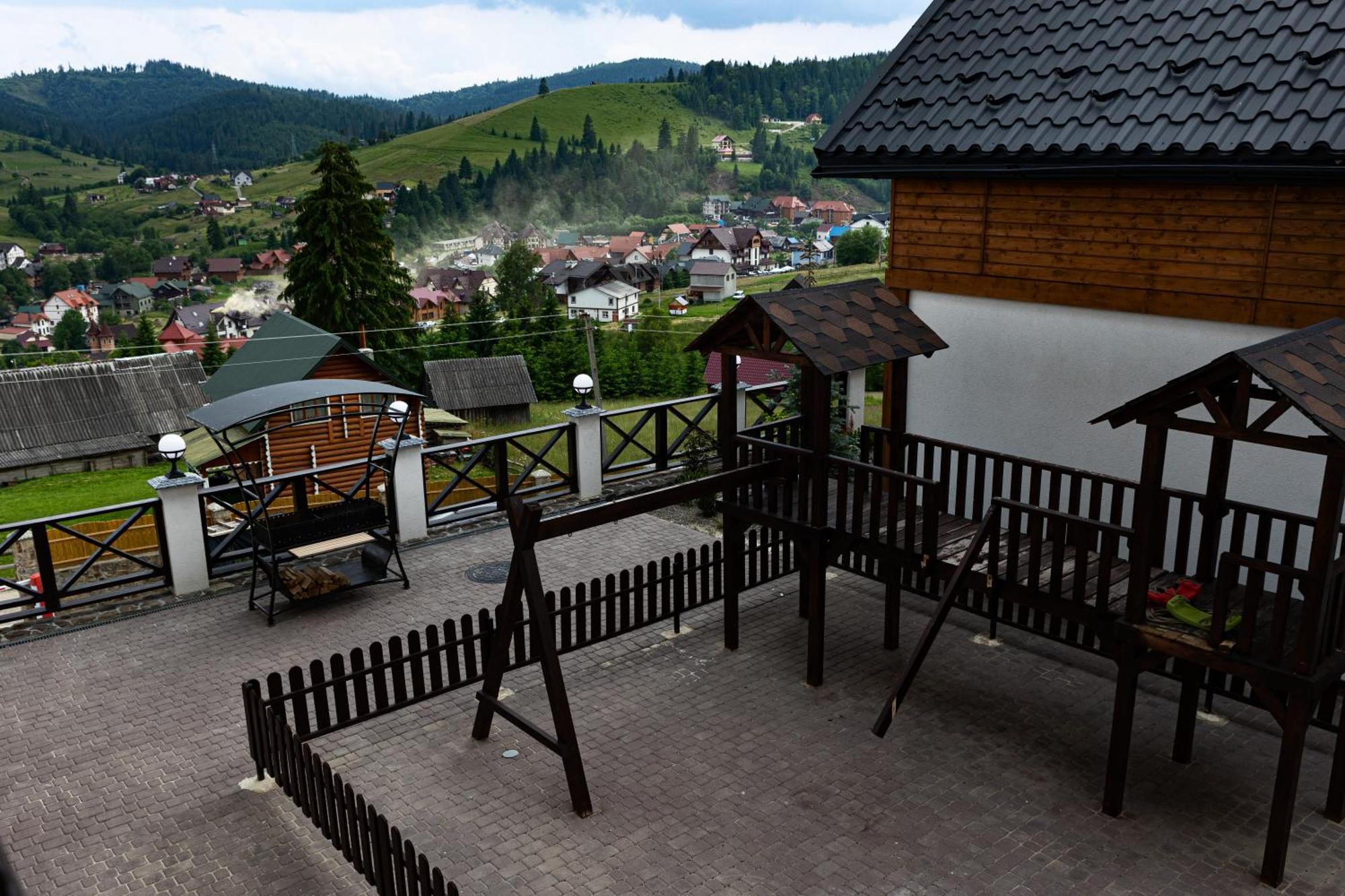 Svoi Hotel Palyanytsya Εξωτερικό φωτογραφία
