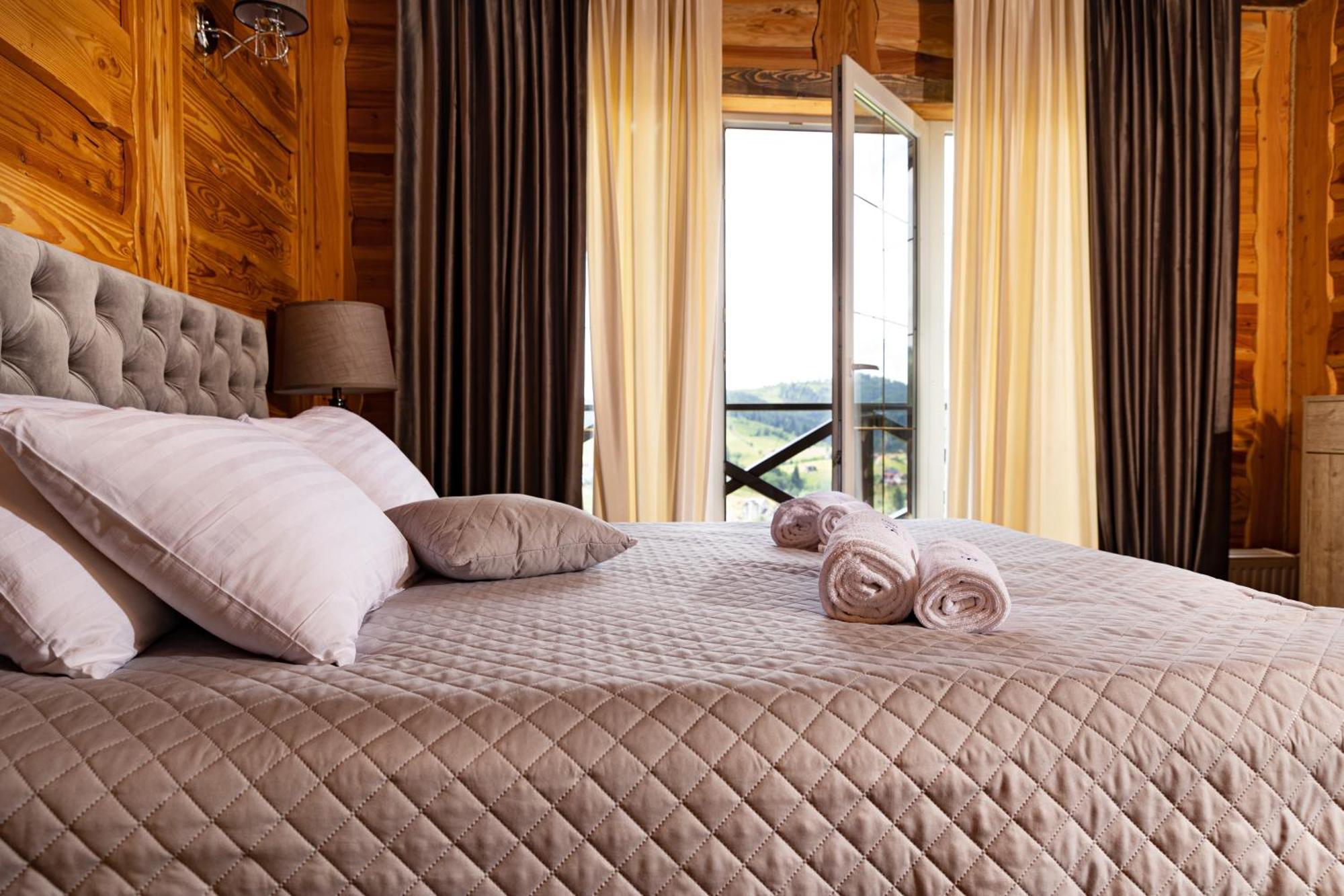 Svoi Hotel Palyanytsya Εξωτερικό φωτογραφία